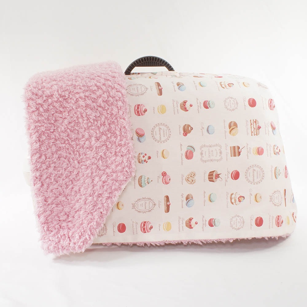 あったか３WAY キャリーカバーブランケット マカロンハニーピンク ＜マルチ幅＞ Mサイズ（トグルボタン付き）