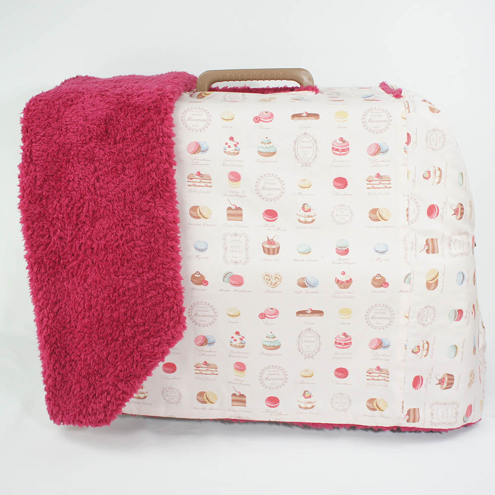 あったか３WAY キャリーカバーブランケット マカロンピンクラズベリー ＜マルチ幅＞ Ｌサイズ（トグルボタン付き）