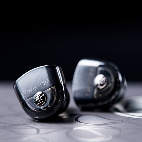 TWISTURA D-MINOR with MIC