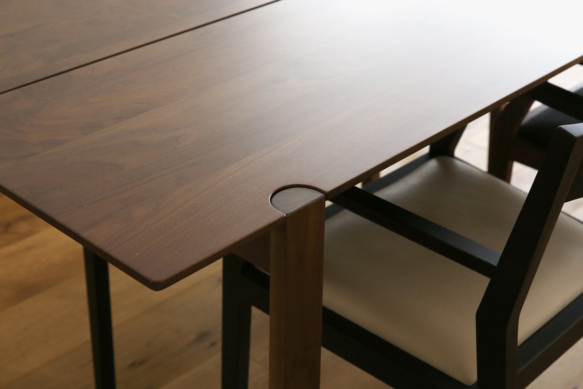 LAITON DINING TABLE ウォルナット