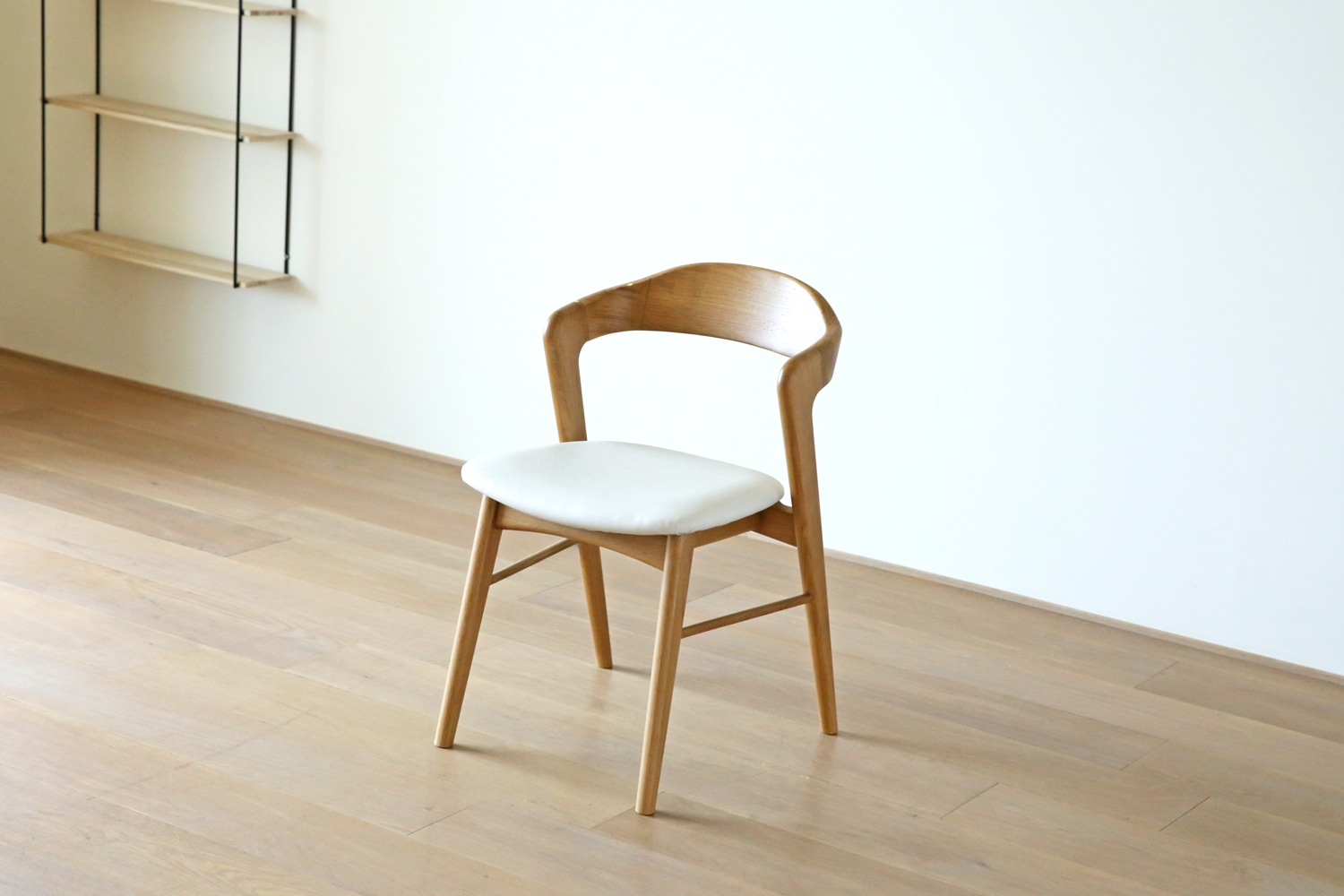 40％OFF】【1台限り】【本社直営店】SWELL CHAIR オーク /白座面