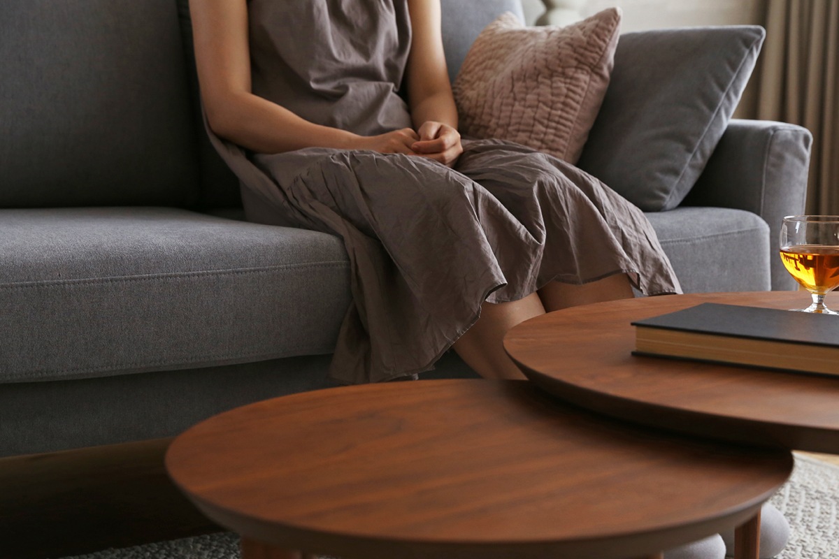 LEO SOFA カウチタイプ ダークグレー シェーズロング（左肘）＋2人掛け（右肘） オーク脚/ウォルナット脚