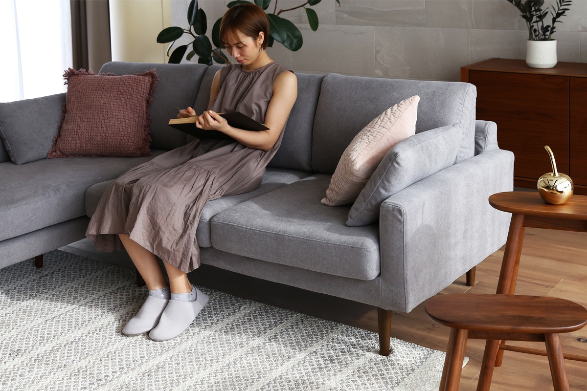 LEO SOFA カウチタイプ ダークグレー シェーズロング（左肘）＋2人掛け（右肘） オーク脚/ウォルナット脚