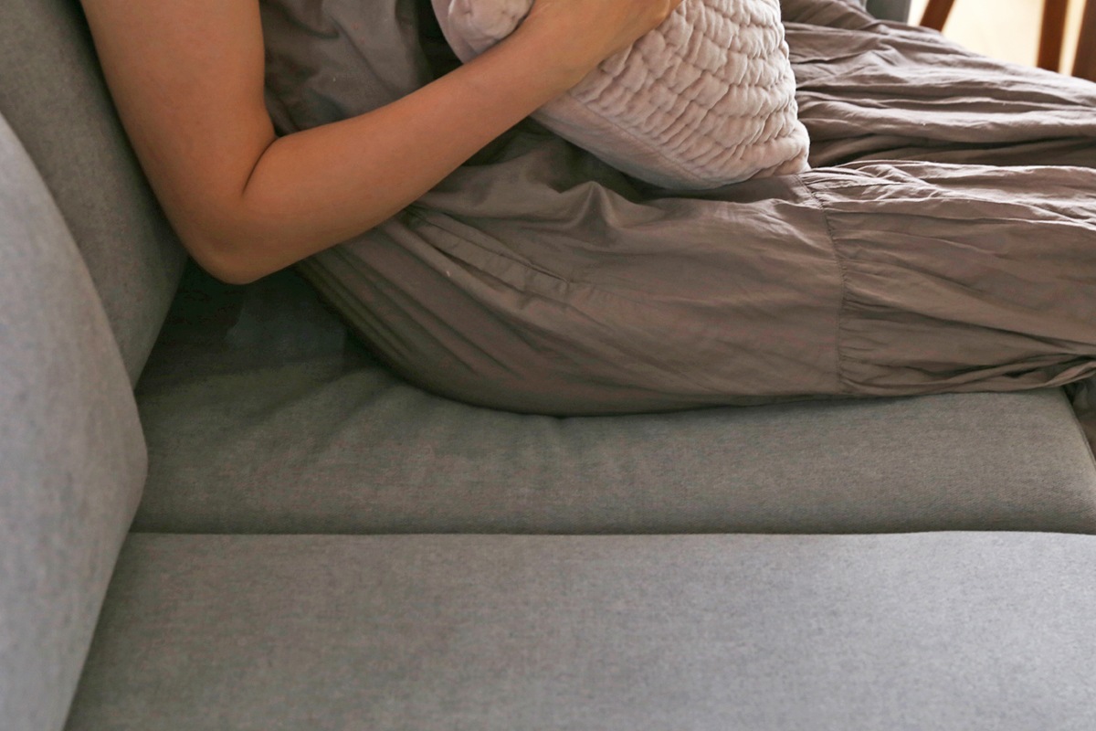 LEO SOFA カウチタイプ ダークグレー シェーズロング（左肘）＋2人掛け（右肘） オーク脚/ウォルナット脚