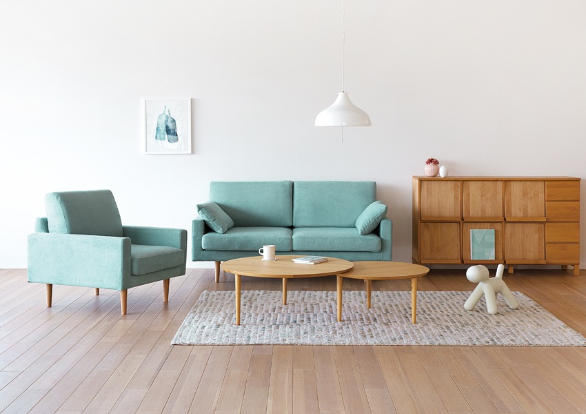 LEO SOFA 1人掛け ライトブルー オーク脚/ウォルナット脚 【欠品中：2026年1月中旬入荷予定】