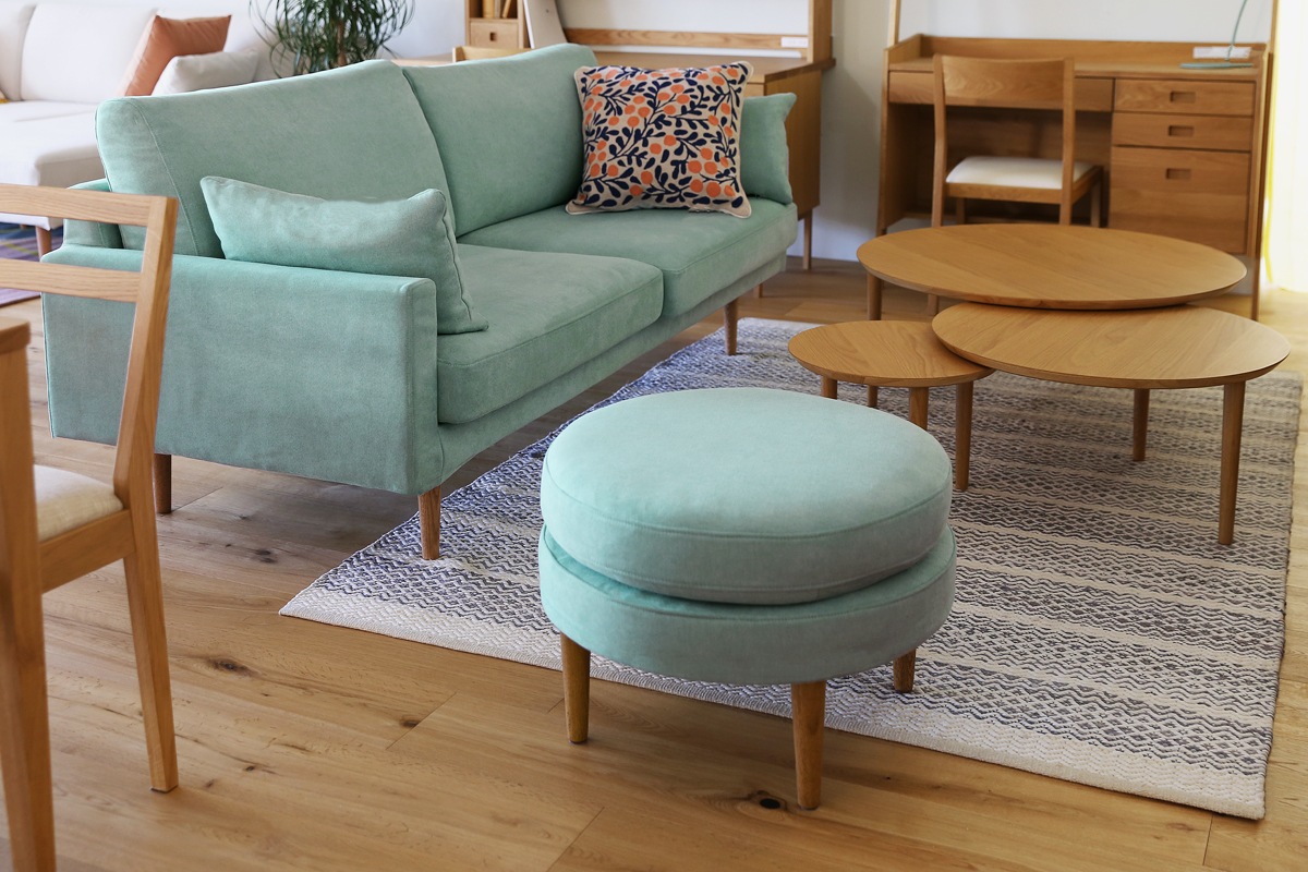 【廃番30％OFF】 LEO SOFA ラウンドオットマン ダークグレー オーク脚