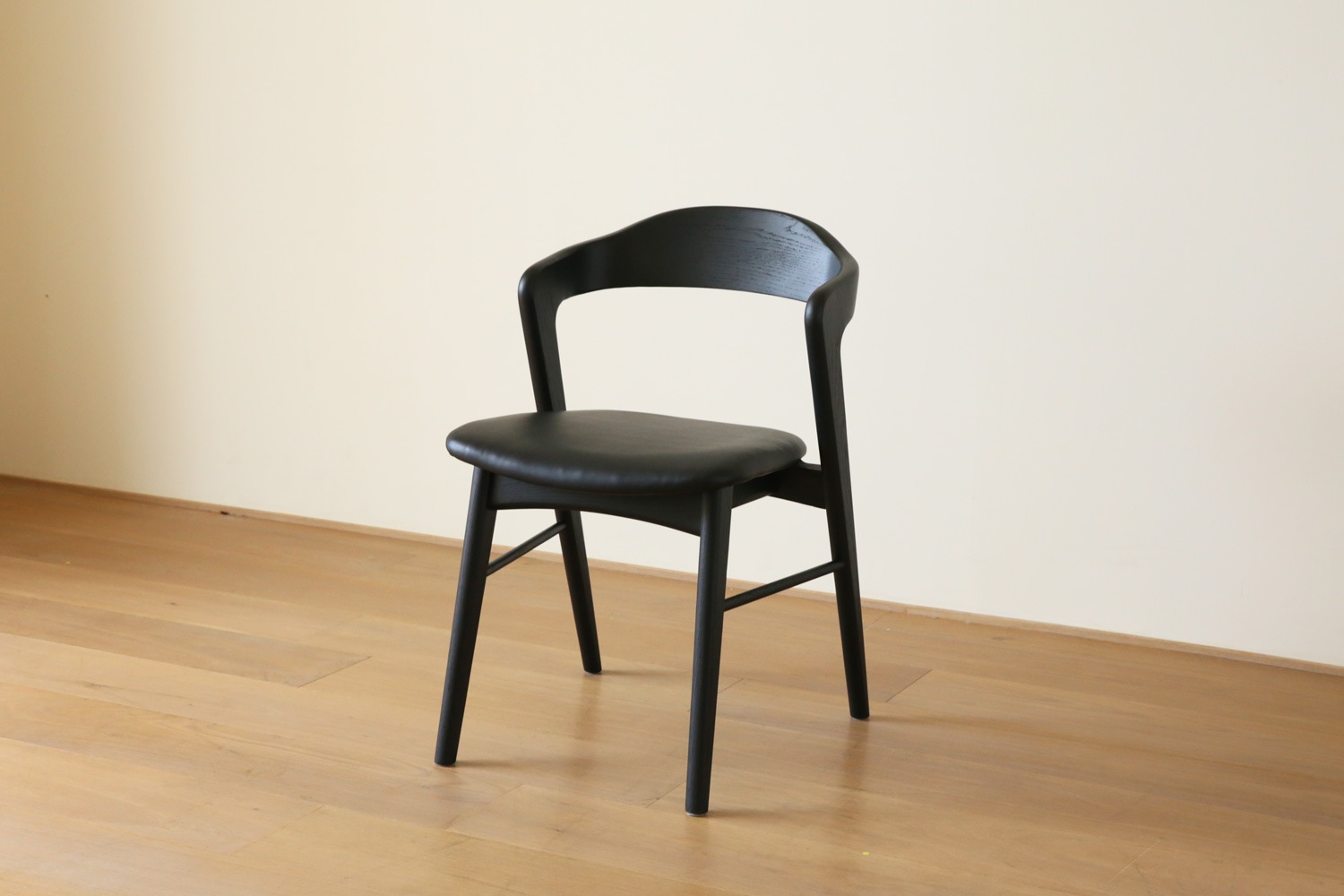 40％OFF】【本社直営店】SWELL CHAIR オーク 黒塗装/黒座面 2