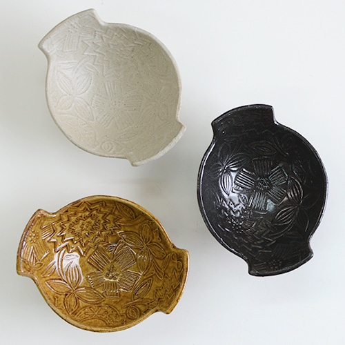 水島圭子　花形三つ足 鉢（3カラー）