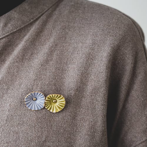sen　お花のブローチ／5カラー 【陶器のアクセサリー】