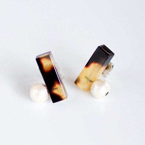 Sur 長方形B ピアス・イヤリング／デミ【アクセサリー】