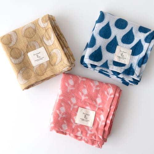TWO CHAPATI ダブルガーゼハンカチ／草木染木版プリント（3カラー