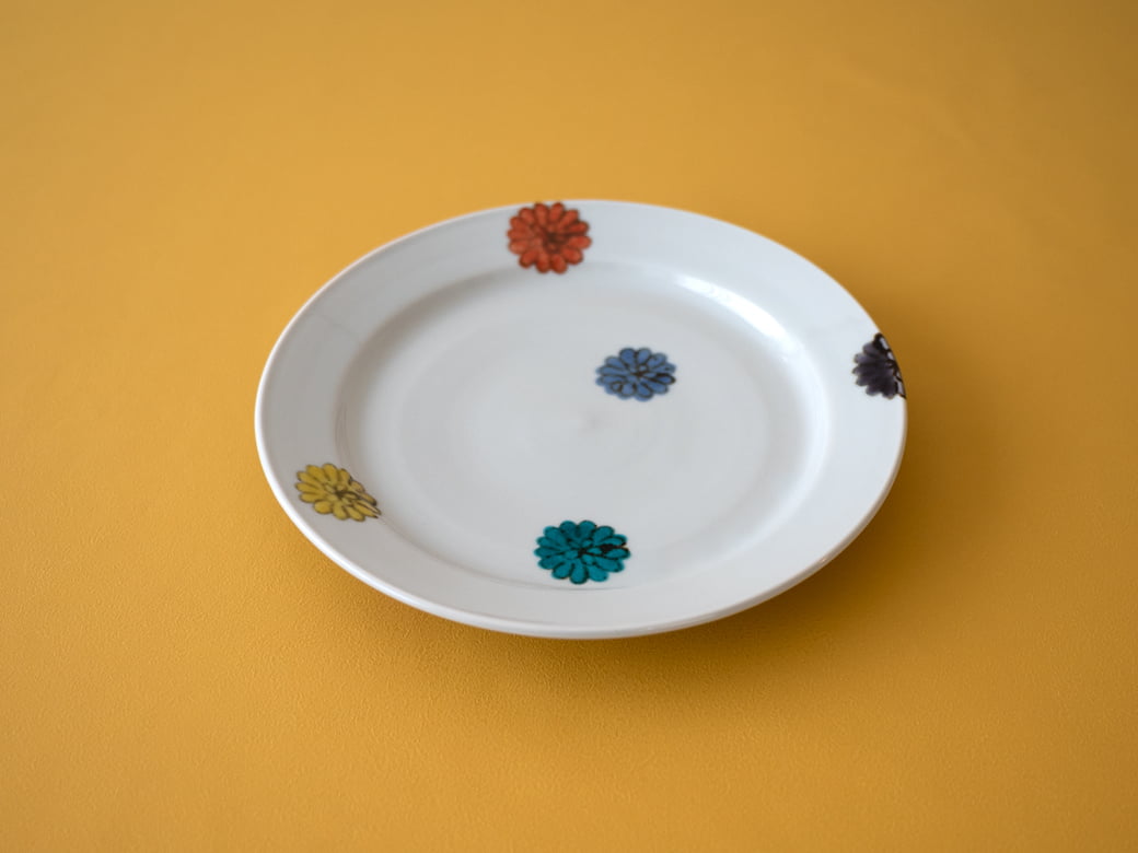 徳永遊心 色絵小菊ちらし／7寸平皿（リムあり） | 徳永遊心窯／うつわ