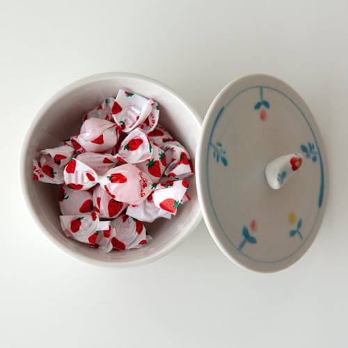 【新品未使用】米満麻子さん作　小菊唐草　八角皿　半磁器 九谷青窯 作家もの　2枚 米満麻子 春色 蓋物（小）【キャニスター ふたもの 和食器 九谷青窯