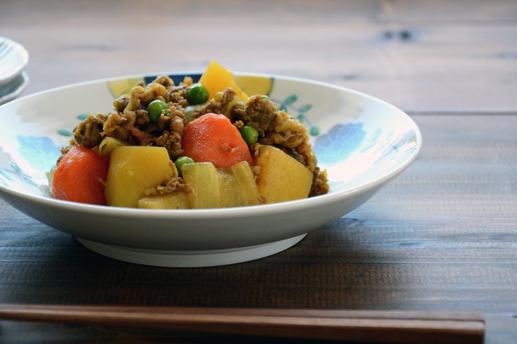 Big mamaさま専用 色絵井桁蓋置（共箱）&真塗飾り盆 ビックママ様専用 Big mamaさま専用 色絵井桁蓋置（共箱）&真塗