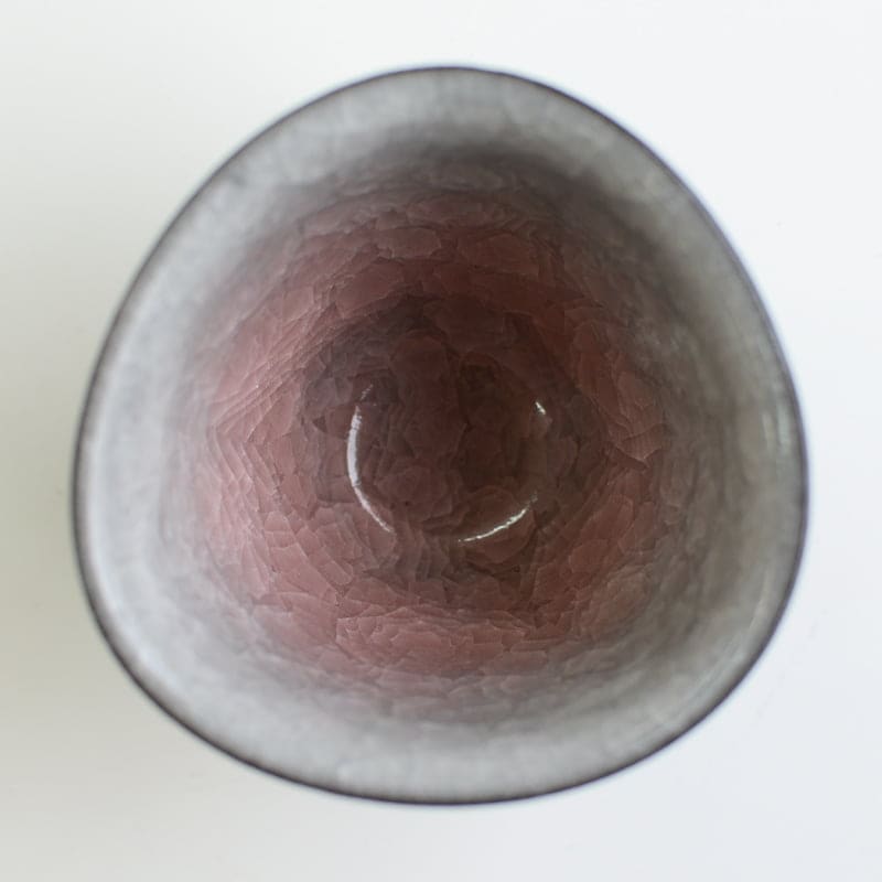 本間友幸 薔薇貫入釉 三角カップ「薔薇の泉」 | ホンマトモユキ