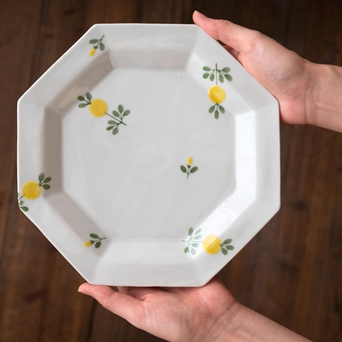 日本作家作　陶器八戸窯　彩花小文皿 日本作家作 陶器八戸窯 彩花小文皿