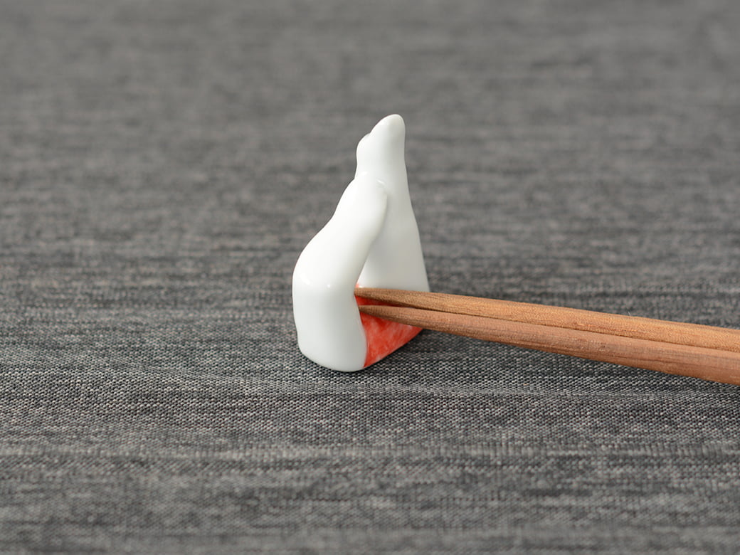 ♦️鮃 ‼️躍動する  鮃 の箸置‼️♦️まるで泳いでいるような作品です‼️ ♦️鮃 ‼️躍動する 鮃 の箸置‼️♦️まるで泳いでいるよう