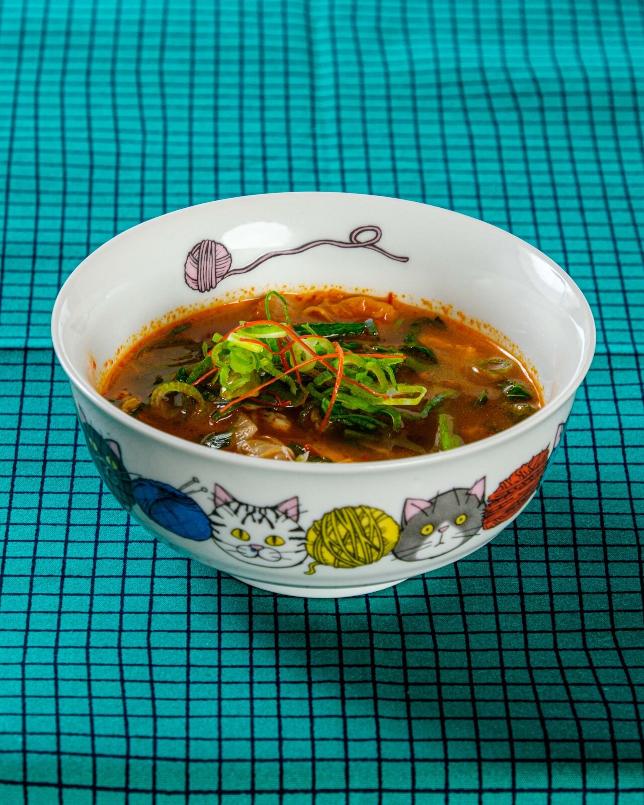 クタニシール ネコ・ジェラシー 中鉢 どんぶり 麺鉢【九谷焼 上出長右