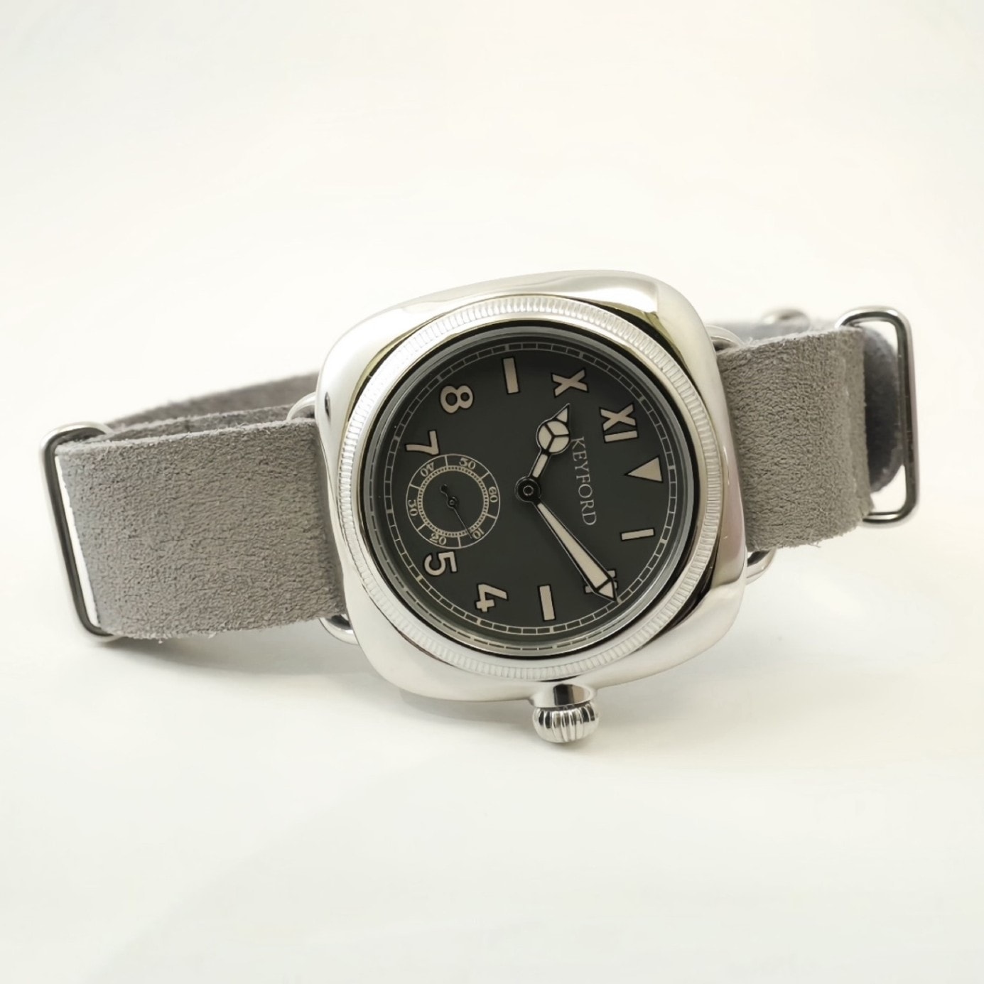 【最短即日発送】M.R.M.W. モントルロロイミリタリーウォッチ 腕時計 メンズ レディース Cushion watch クッションウォッチ カリフォルニアダイヤル スモーキーブラック／グレー ナイロンNATOベルト