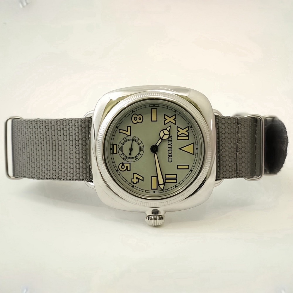 【最短即日発送】M.R.M.W. モントルロロイミリタリーウォッチ 腕時計 メンズ レディース Cushion watch クッションウォッチ カリフォルニアダイヤル スモーキーグレー／グレー レザーベルト