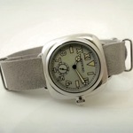 【最短即日発送】M.R.M.W.×KEYFORD【復刻ミリタリー腕時計】クッションウォッチ / Cushion watch - [カリフォルニアダイヤル スモーキーグレー / グレイバックスキンベルト