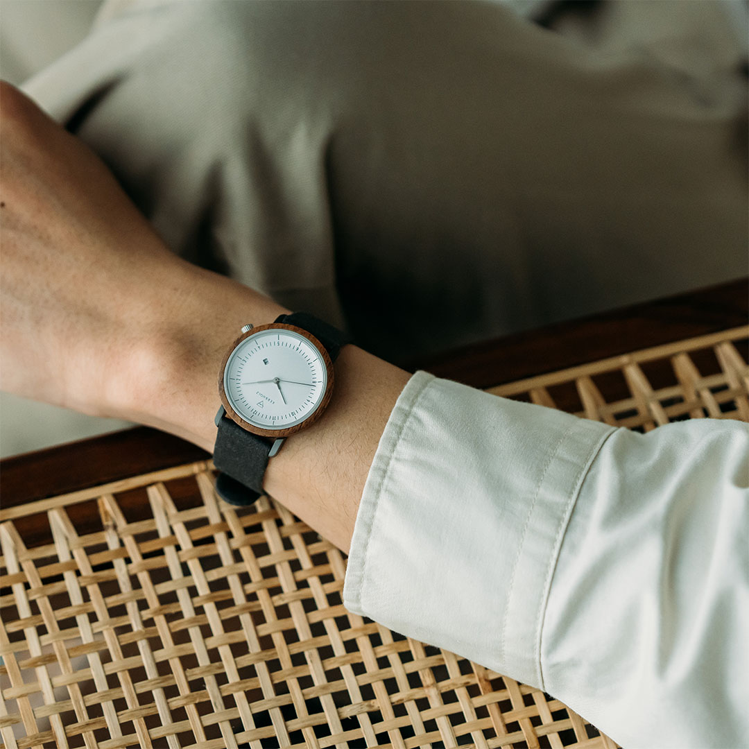 KERBHOLZ｜CARLA 36mm カーラ ウォールナット シルバー ブラックヴィーガン 画像2