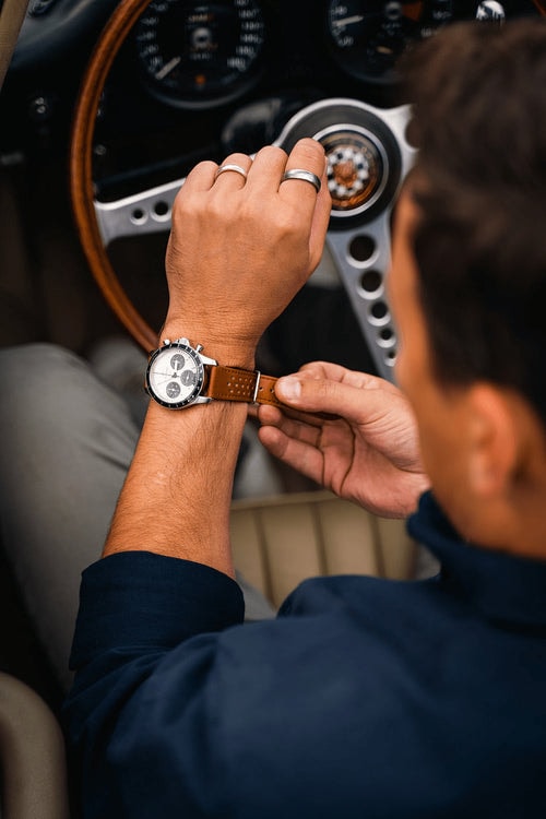 AV86(旧 ABOUT VINTAGE アバウトヴィンテージ)|1960 Racing Chronograph 41mm レーシング クロノグラフ スチール シルバー ホワイトブラック ブラウンレザーベルト 画像6