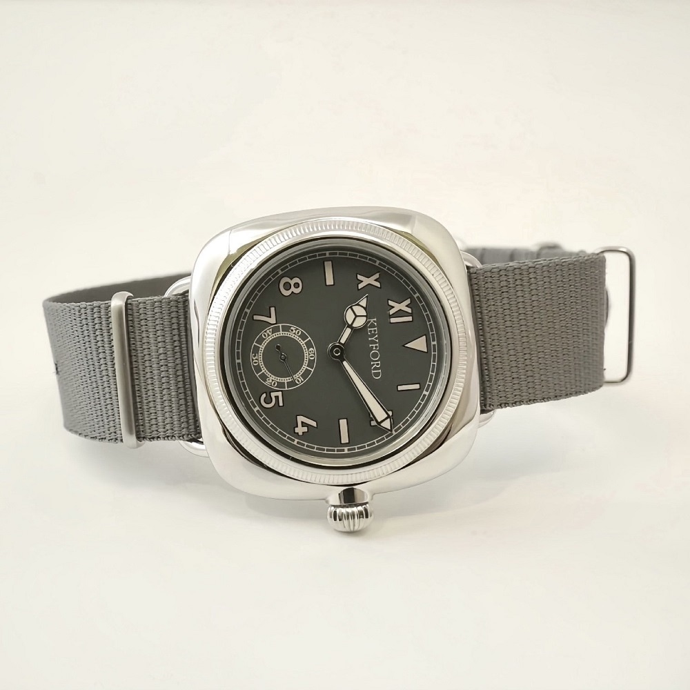 M.R.M.W. ｜Cushion watch カリフォルニアダイヤル  スモーキーブラック　グレー レザーベルト 画像1