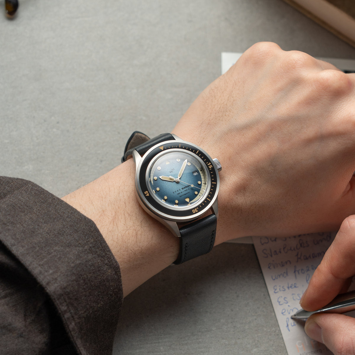 AV86(旧 ABOUT VINTAGE)|1956 Marine Automatic 41mm Steel/Blue Fade(自動巻き) 画像2