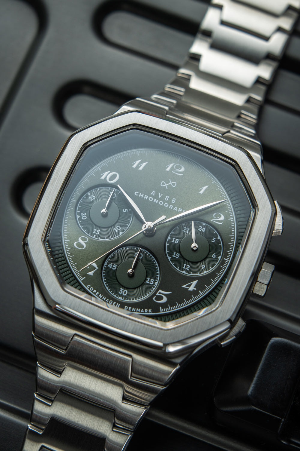 【200本限定】AV86（旧 ABOUT VINTAGE）｜1904 Chronograph Steel/Olive Green 画像4