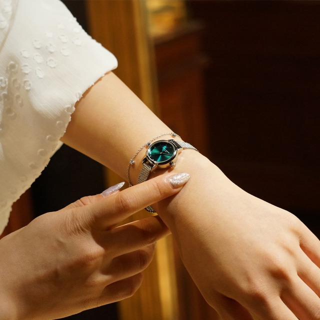 OLIVIA BURTON｜Classics クラシックス ダイヤル ティール サンレイ シルバーブークレメッシュベルト 画像2