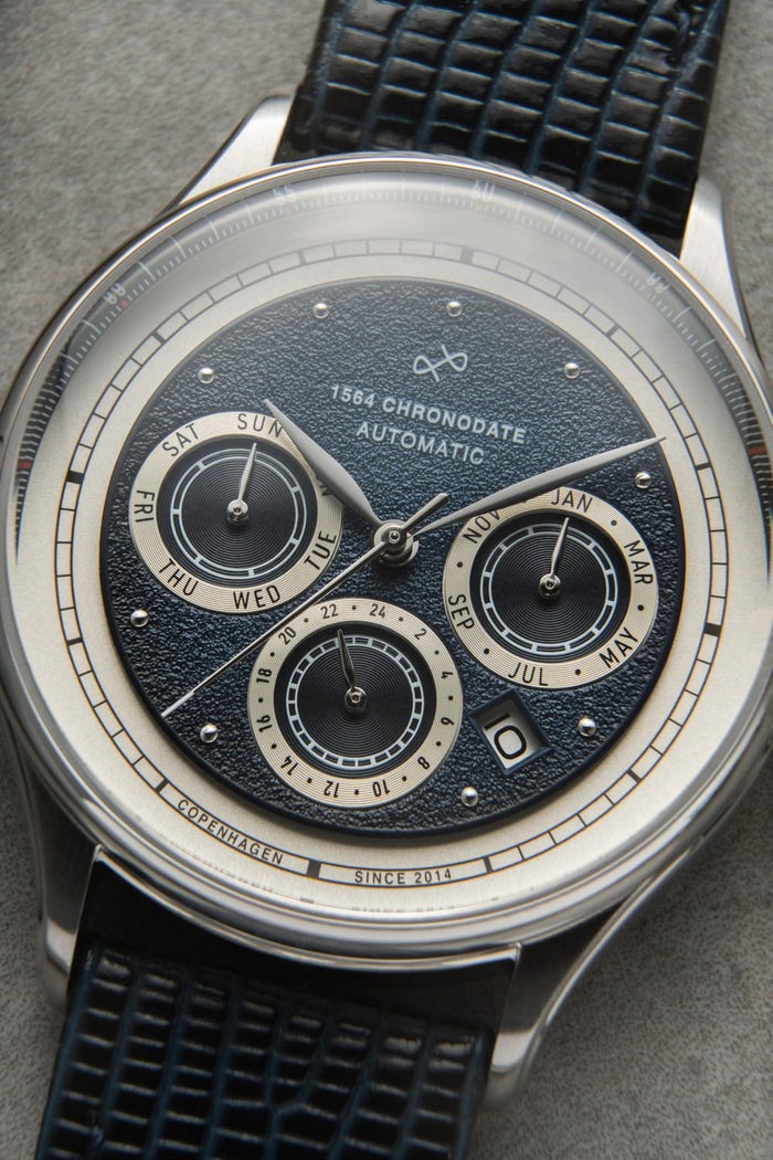 AV86（旧 ABOUT VINTAGE）｜10th 1564 Chronodate Automatic 39mm Steel / Blue（自動巻き） 画像3