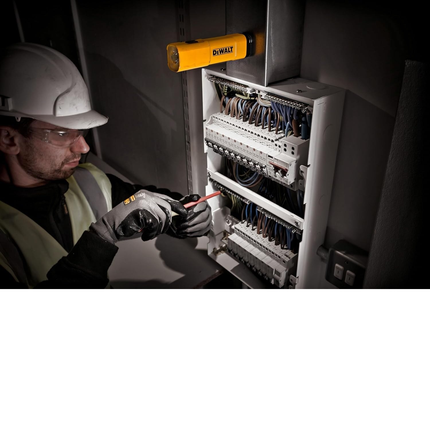 DEWALT(デウォルト) USB-C LEDフラッシュライト DCL183-XJ | メーカー