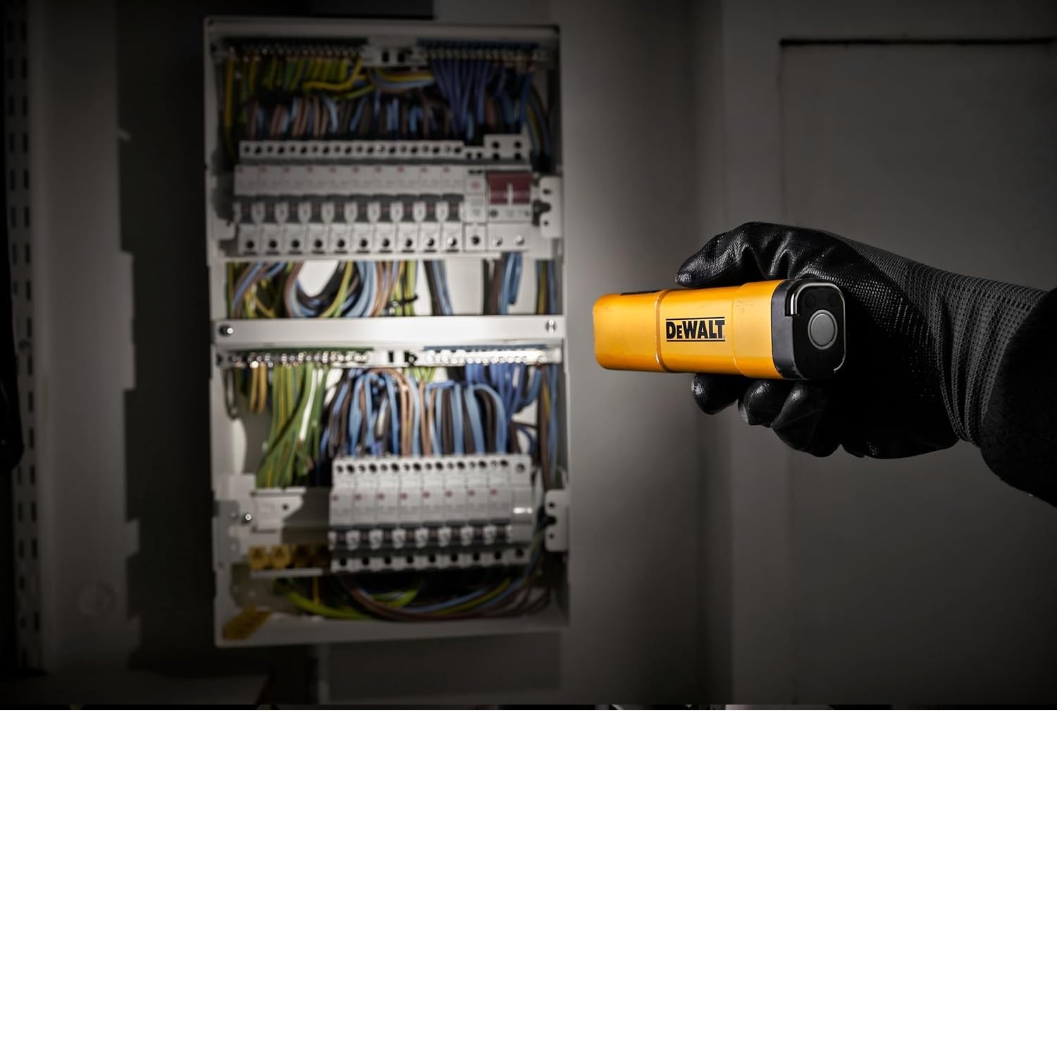 DEWALT(デウォルト) USB-C LEDフラッシュライト DCL183-XJ | メーカー