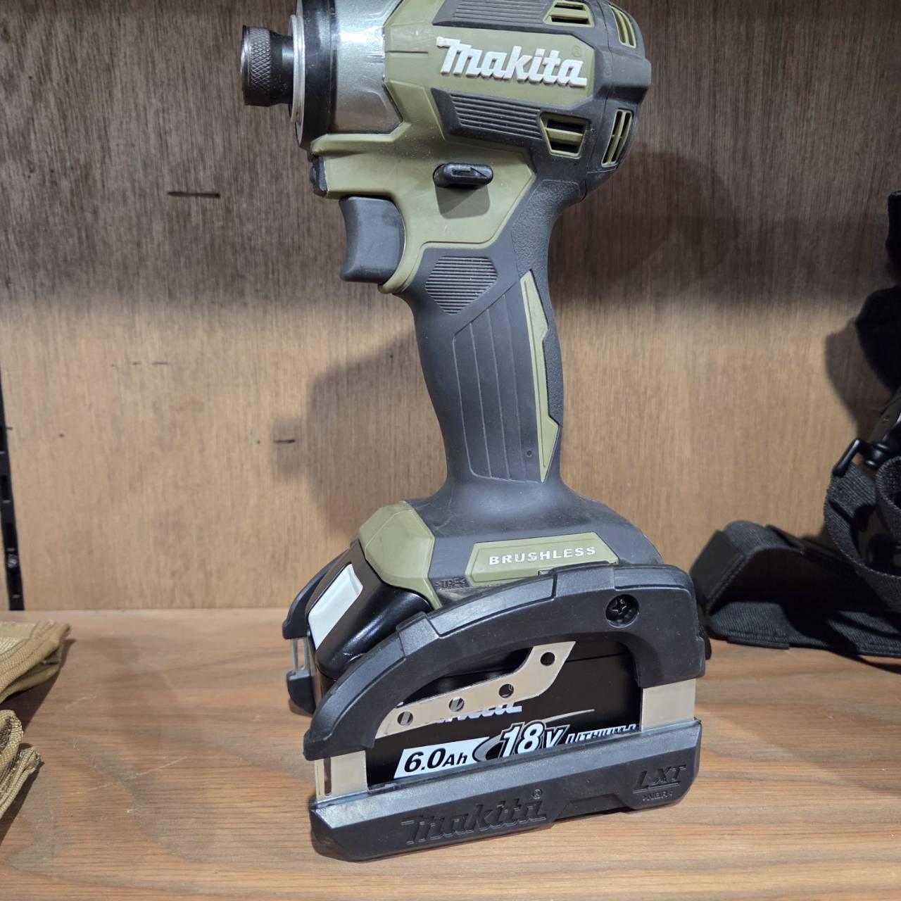 MAKITA(マキタ) バッテリーバンパープロテクタ 194649-7（並行輸入品