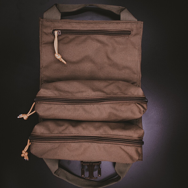 Atlas 46 ヨークタウン ツールロール - 超ポータブル 革新的 高耐久設計 大容量 レンチオーガナイザー 工具収納 アメリカ製 コヨーテブラウン 並行輸入品 Atlas 46 Yorktown Mechanics ツールロール ブラック