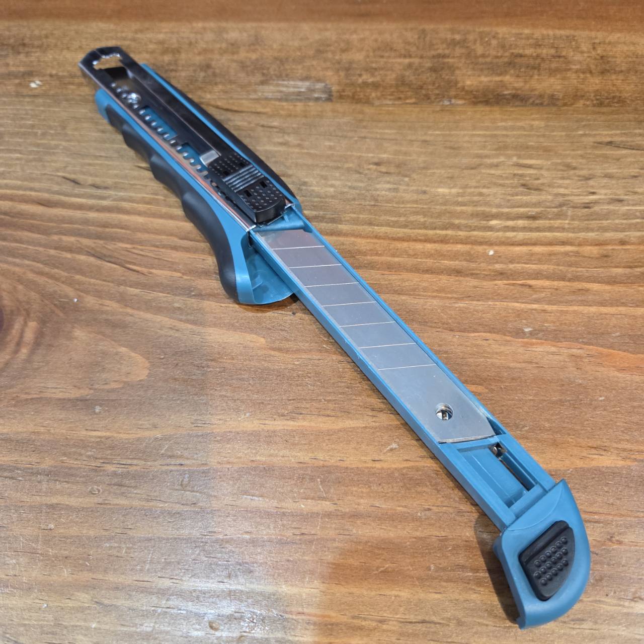 MAKITA(マキタ) 8連カッターナイフ D-65713（並行輸入品） | メーカー