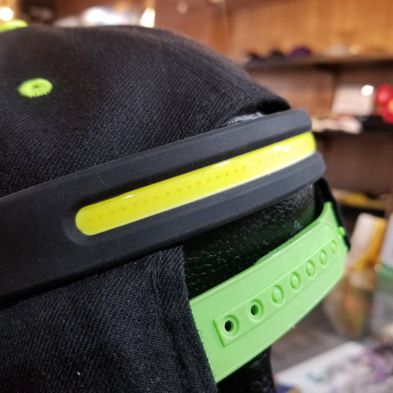 超希少スマイルライト Amazon.co.jp: Smiling Shark ヘッドライト, 【LED白&赤ヘッド