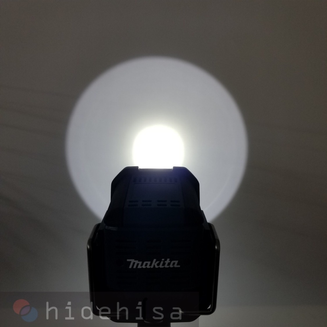 マキタ フラッシュライト ML812(本体のみ) | 充電式電動工具