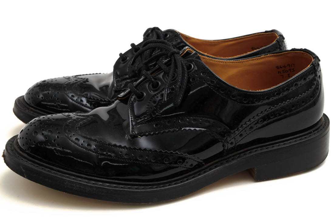 Tricker's M5095 Bourton バートン / トリッカーズ メダリオン 牛革 カーフ ウイングチップ 定番 グッドイヤーウェルト製法 ブラック 黒 ビジネスシューズ メンズ|メンズ|カ