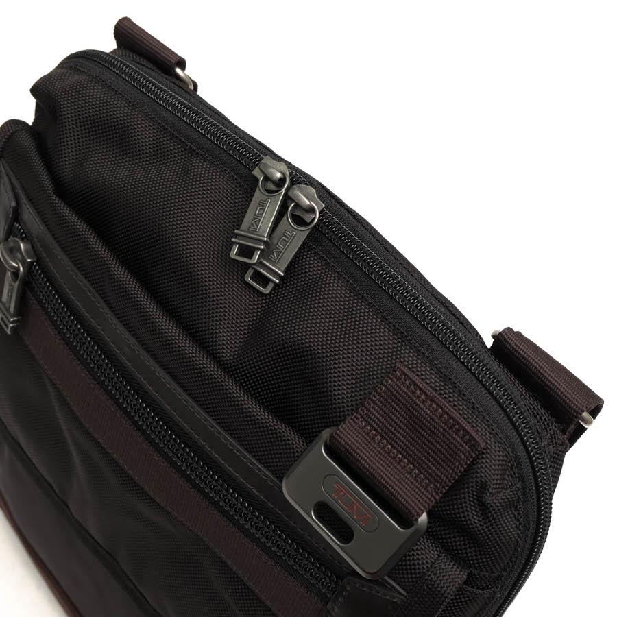 TUMI 69308HKO Eastern Zip Top Flap Crossbody / トゥミ クロスボディバッグ FXTバリスティック