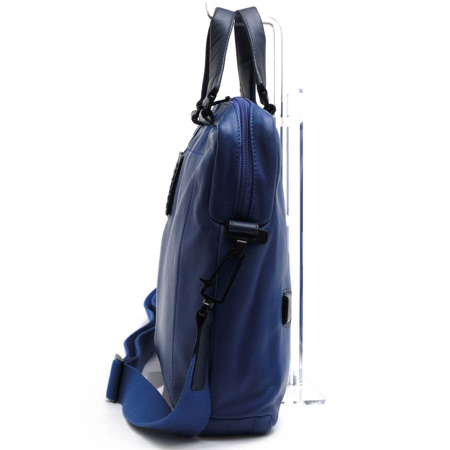 PIQUADRO P15 collection / �ԡ������ɥ� �ʥѥ쥶�� ���� �Ρ���PC��Ǽ�� 2WAY ���������Хå� �֥롼 �� �ӥ��ͥ��Хå� ���