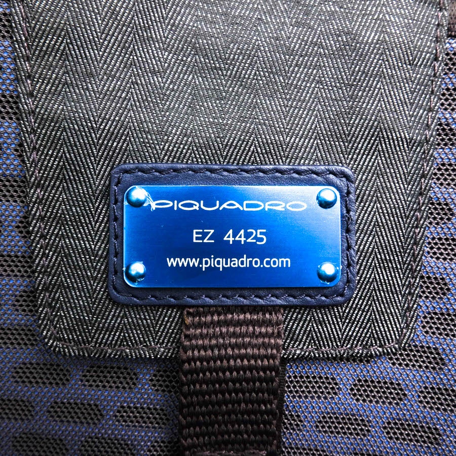 PIQUADRO P15 collection / �ԡ������ɥ� �ʥѥ쥶�� ���� �Ρ���PC��Ǽ�� 2WAY ���������Хå� �֥롼 �� �ӥ��ͥ��Хå� ���