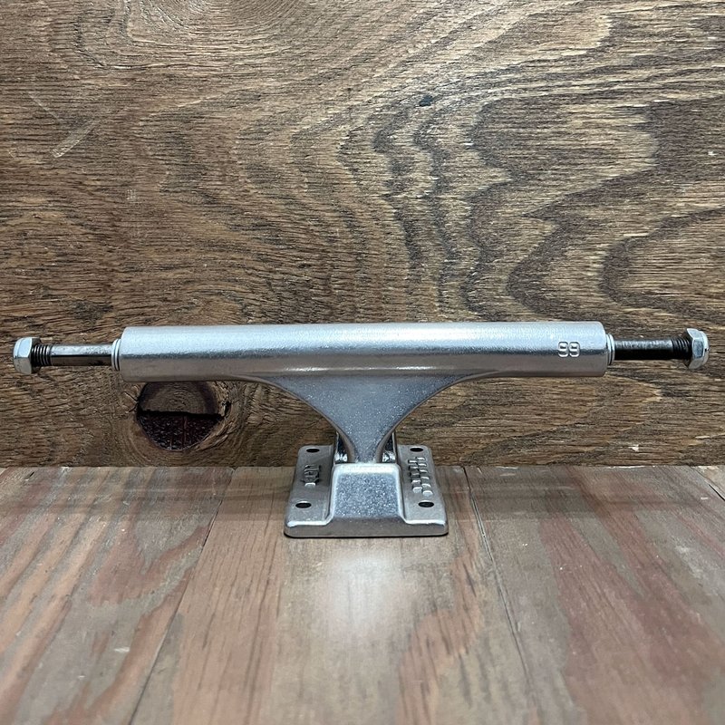 ACE TRUCKS CLASSIC SILVER 66