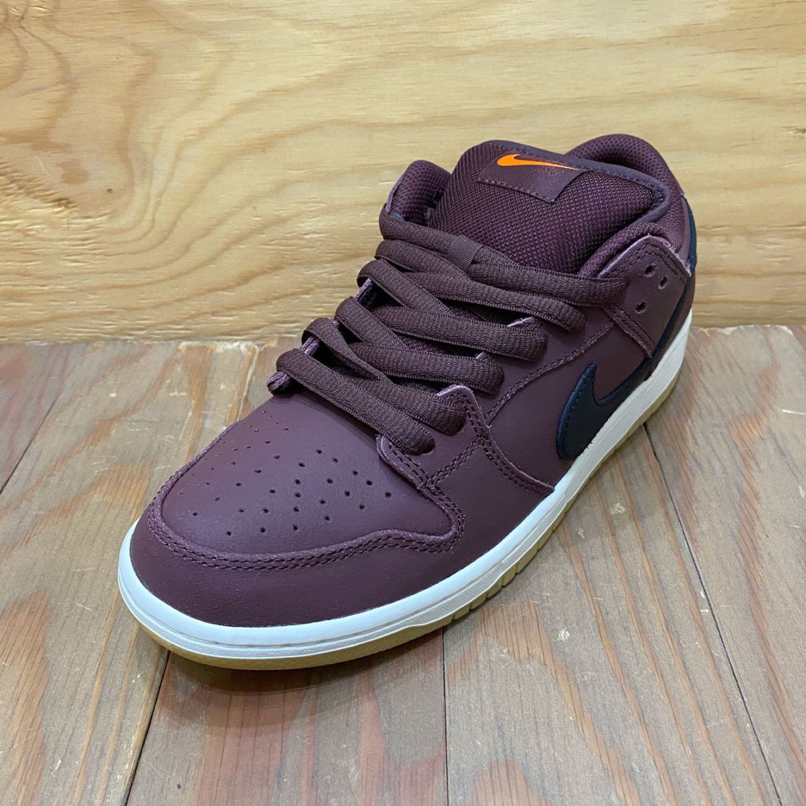 NIKE SB DUNK LOW PRO ISO BURGUNDY CRUSH