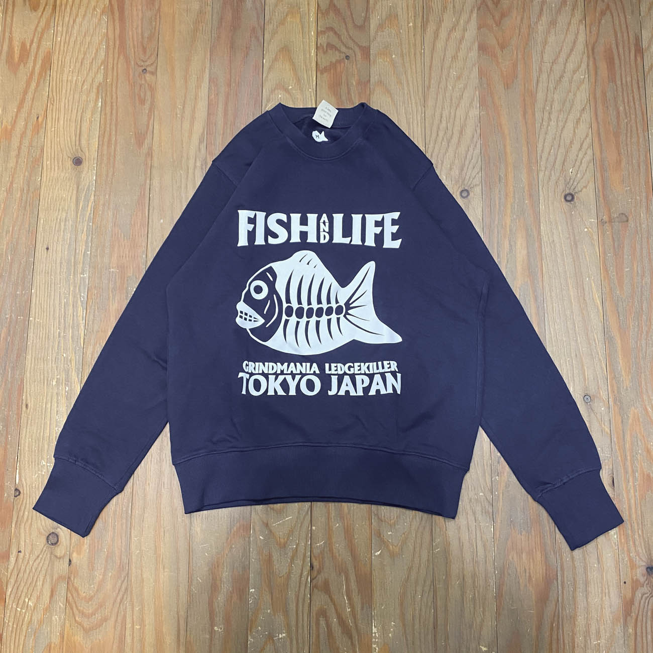 FISH & LIFE BONE FISH LOGO CREWNECK