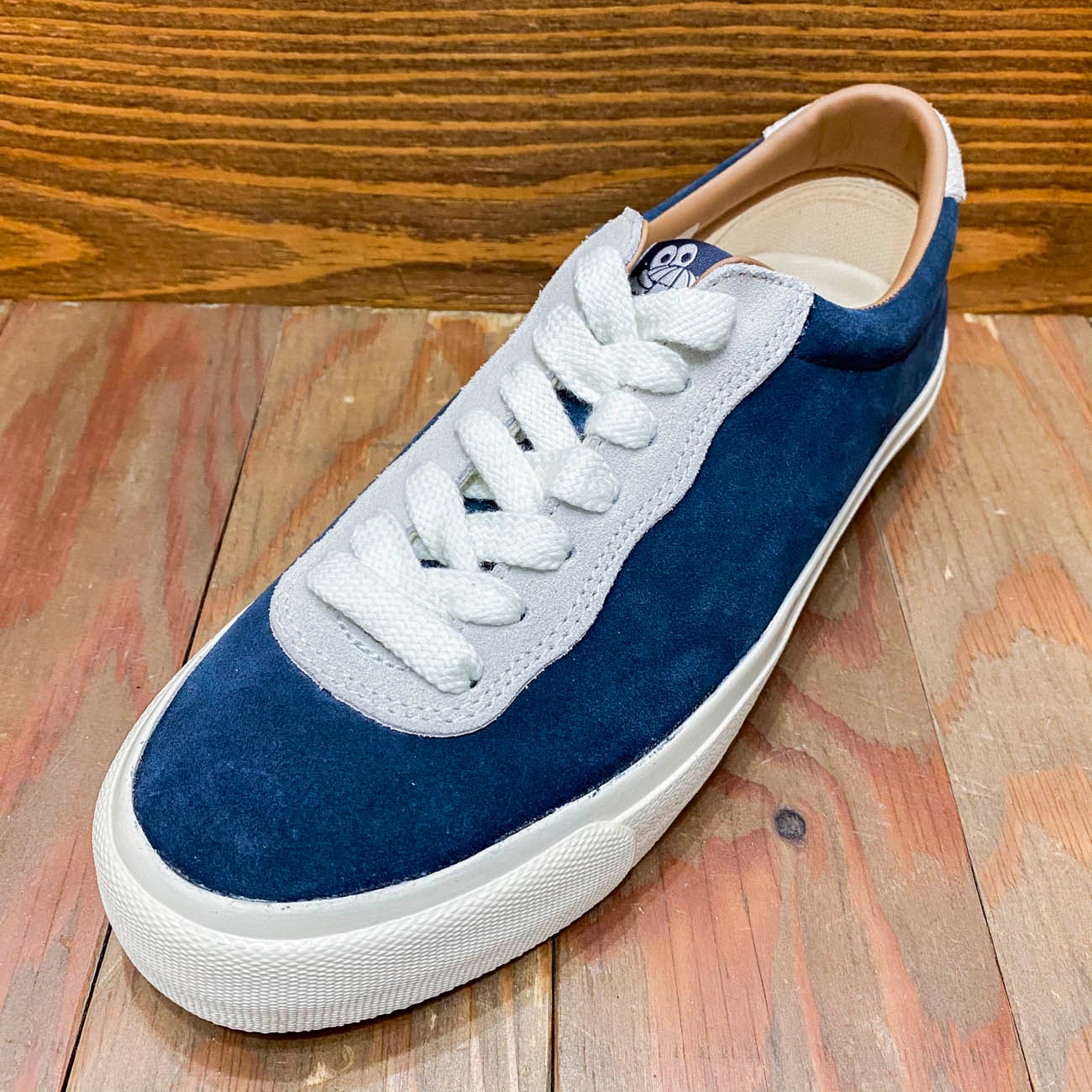 LAST RESORT AB VM001 LO STEEL BLUE/OFF WHITE/WHITE