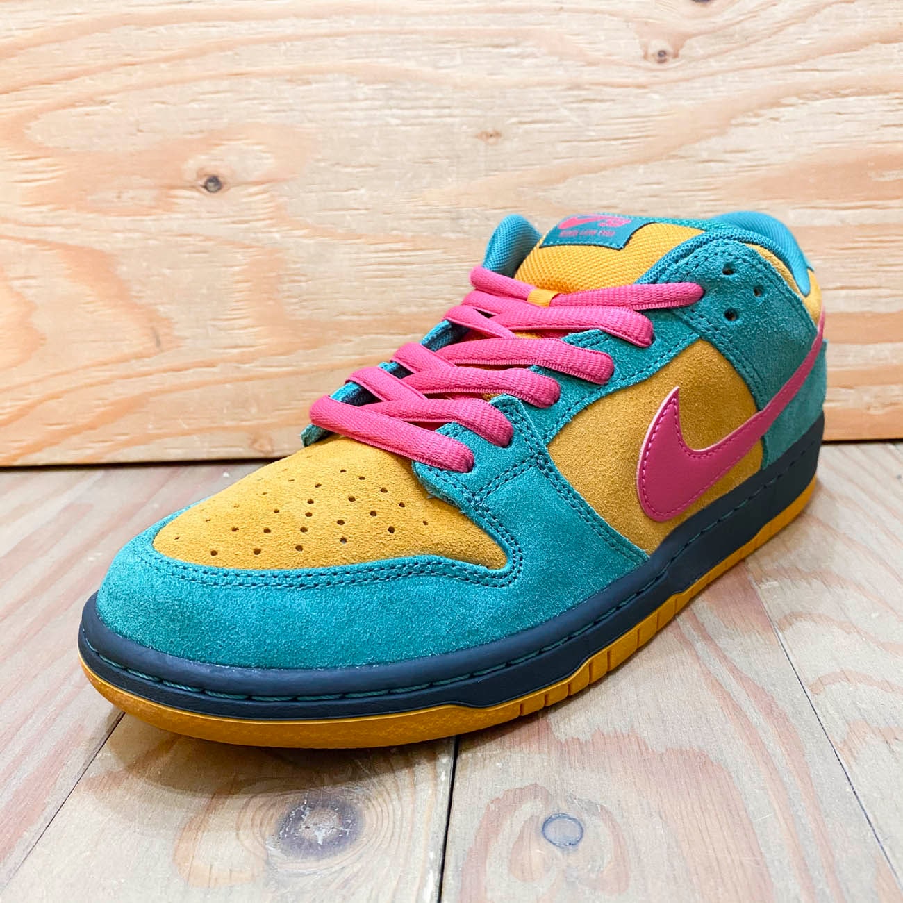 NIKE SB DUNK LOW PRO GREEN NOISE/WATERMELON