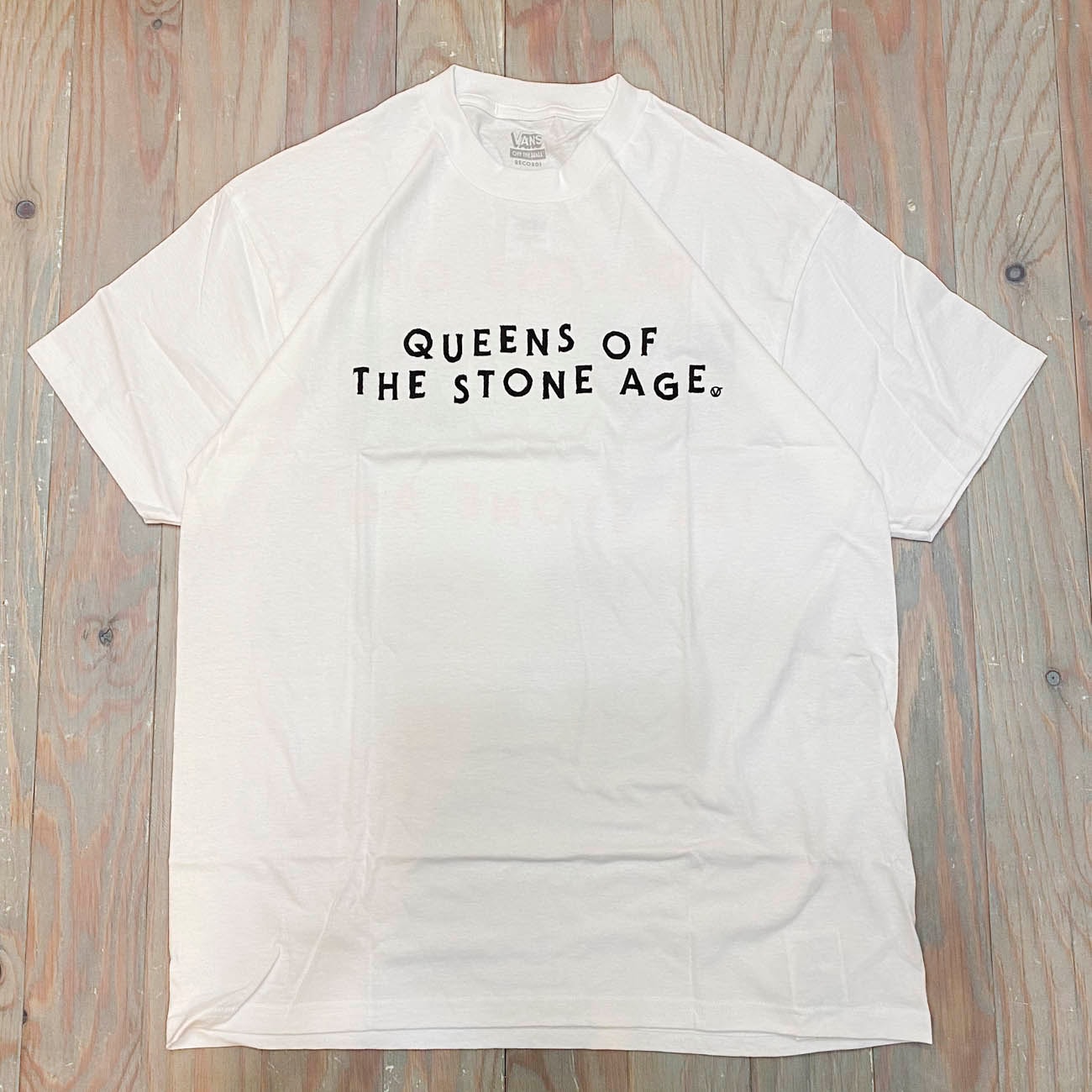 VANS QUEENS OF THE STONE TEE