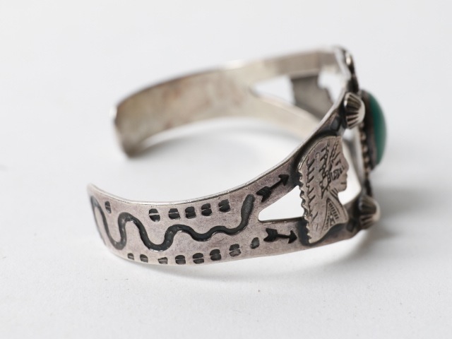 Vintage Navajo Silver Bangle Turquoise & Indian Heads
